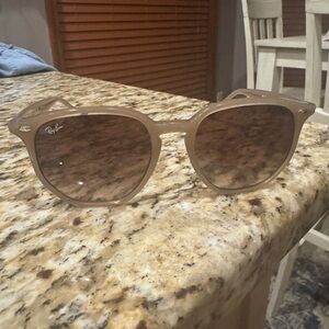 Ray-Ban polished beige Sunglasses with Brown Lenses